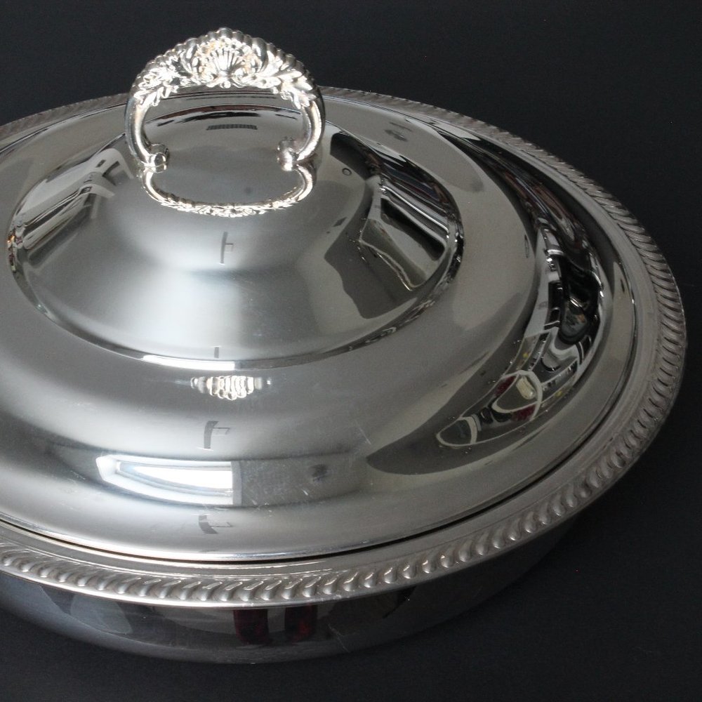 [RIDEAU PLATE] Lidded Silver Serving Tray with and Glass Dish - Picture 5 of 17